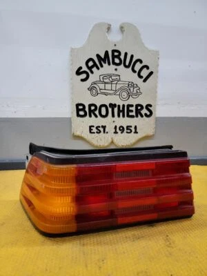 ЗАДНИЙ ФОНАРЬ СО СТОРОНЫ ВОДИТЕЛЯ 90-93 MERCEDES BENZ 300SL  - Изображение 1 из 4