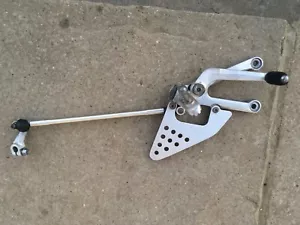 Yamaha R6 5EB Left Hand Front Peg Hanger & Gear Change Excellent Condition - Picture 1 of 5