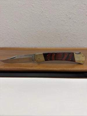 Navaja de bolsillo Sheffield Lock Back mango de latón y madera  Foto 1 de 4