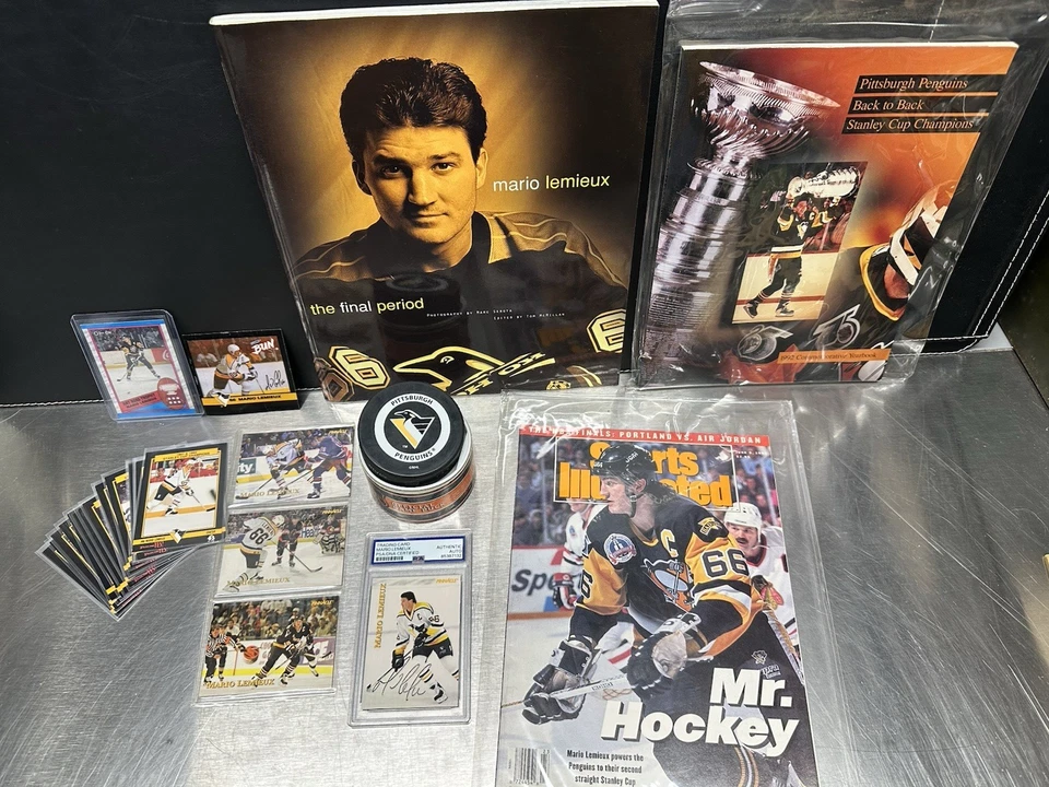 Mario Lemieux Collection: PSA Autographed Card, Game Puck, Cards and Magazines - Image 1 of 4
