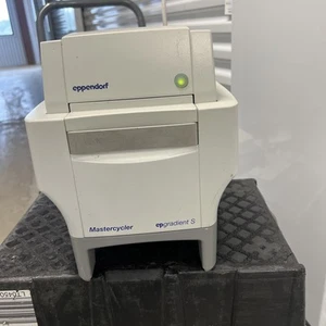 Eppendorf Mastercycler epgradient S 22331 Hamburg AG n. 5345 800w COSÌ COM'È Potenza U - Foto 1 di 13