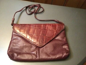 Leather & Alligator China Handbag Purse vintage Preowned - Picture 1 of 6