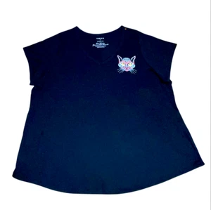TORRID Katze klassische Passform Signatur Jersey Freundin V-Ausschnitt T-Shirt Größe 4X Blumenmuster - Bild 1 von 6