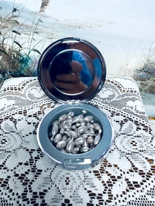 Signature Club A Nature's Color Lift Capsules Mirror Compact 50 Capsules NEW - Picture 1 of 3