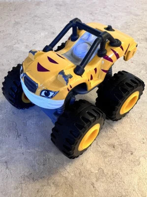 Metallic STRIPES Die-cast Blaze and the monster machines truck 2014 CGH56 - Image 1 of 4