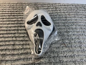 NIP Ghostface Scream Mask TD Vintage  Easter Funworld - Picture 1 of 4