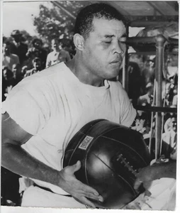Foto originale 1950 Joe Louis allenamento per combattimento finale tipo 3 7x9 AP stampa filo - Foto 1 di 2