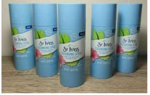 1.59 oz. St. Ives Cleansing Stick Cactus Water & Hibiscus Hydrats & Soften Skin - Picture 1 of 3