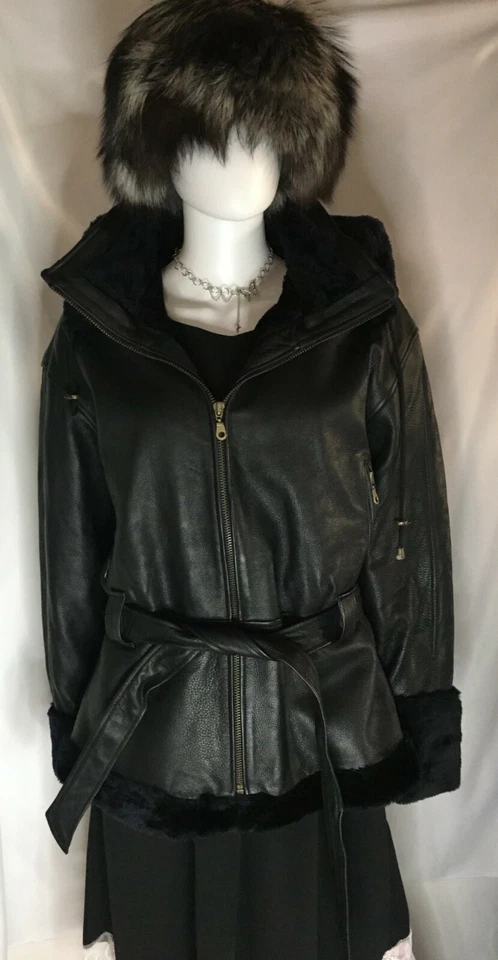 CHAQUETA/ABRIGO DE CUERO CON CAPUCHA DE PIEL DE VACA HECHA EN Italia colección marcia talla 3x Foto 1 de 4