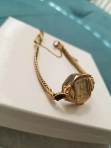 VINTAGE LADIES WATCH, BENRUS GOLD PLATED, WORKING CONDITION - Picture 1 of 8
