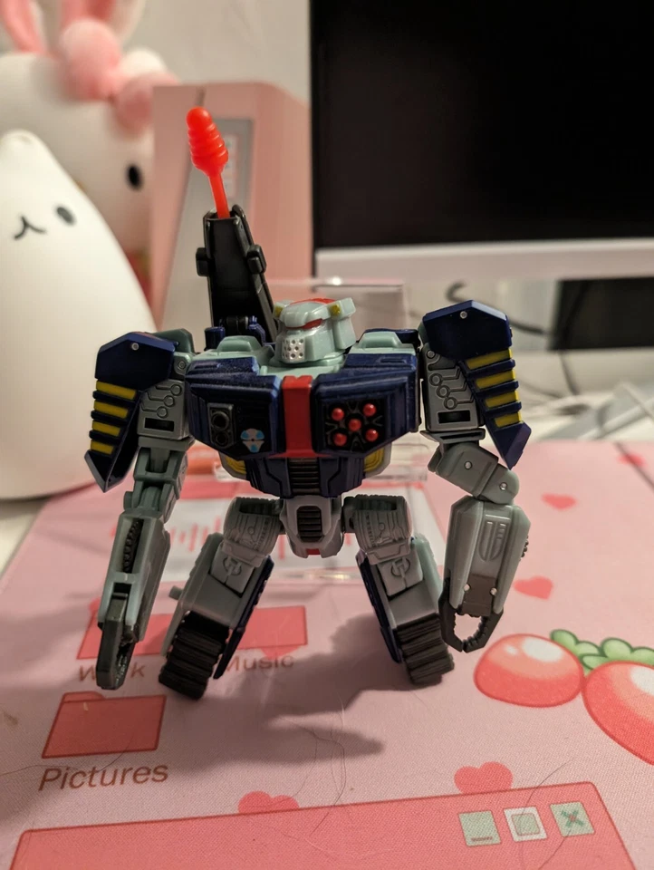 Transformers 2014 Generations 30th Tankor Deluxe Class Figure - Image 1 of 1