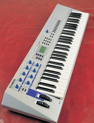 Yamaha CS2X Synthesizer - Bild 1 von 4