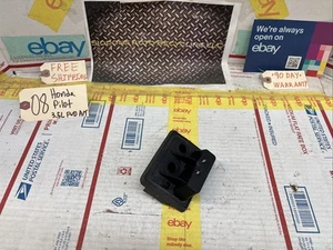 03-08 HONDA PILOT DRIVER LEFT ROOF RACK RAIL CENTER SIDE MOUNT BRACKET oem - Picture 1 of 7