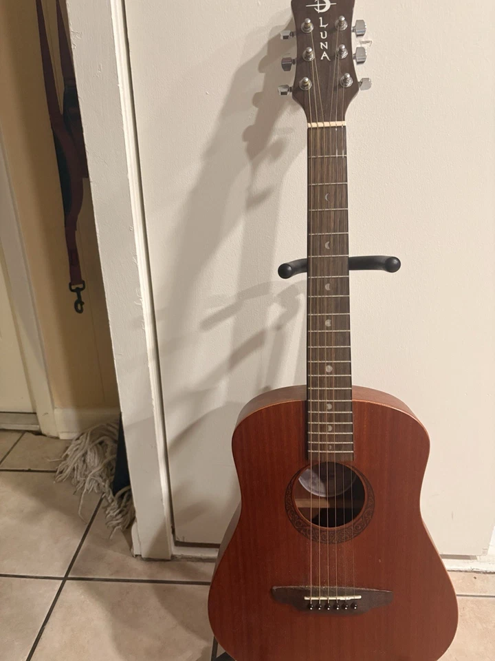 Luna Muse Safari Mahogany 3/4 Size Dreadnought Travel Guitar RH - Image 1 of 4