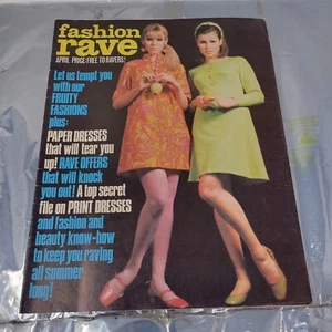 RAVE Fashion Magazine 1967 Vintage cb8 - Picture 1 of 2