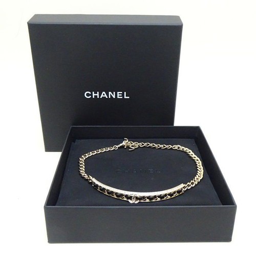 Collana girocollo CHANEL Coco Mark strass B23P GP placcato oro 44 3 g scatola originale