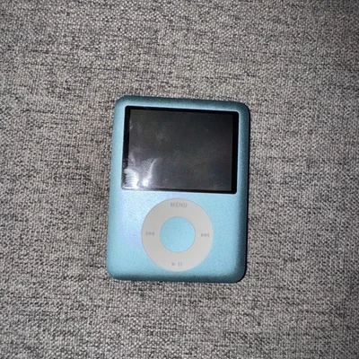 Apple iPod Nano 3rd Generation 8 GB Blue Model A1236 - Bad Battery & Screen - Image 1 of 4