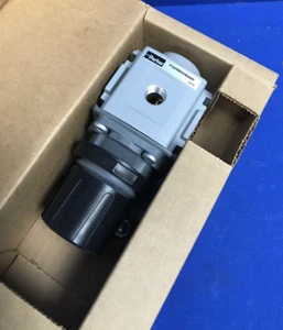 Parker P32HB92BNNP 1/4" Common Port Regler 8 bar (125 psig) Entlastung - Bild 1 von 2