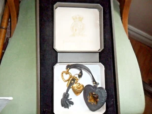 JUICY COUTURE CRYSTAL RHINESTONE GOLDTONE PURSE HEART KEY CHARM,SIGNED BOX  #03J - Picture 1 of 10