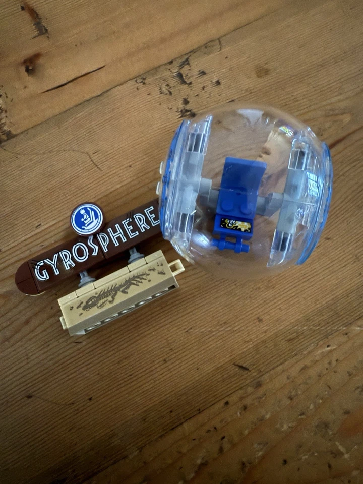 Lego Jurassic World Gyrosphere and sign - Image 1 of 1