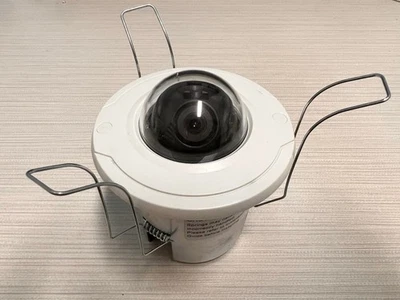 AXIS M3014 Fixed Dome Network Camera Foto 1 de 4