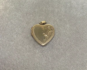 NUEVO MEDALLÓN CORAZÓN BRILLANTE Y CEPILLADO ORO AMARILLO 14K con diseño grabado 1,4 g - Imagen 1 de 9