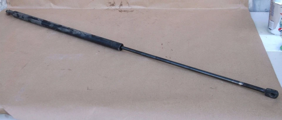 Barra de apoyo capó audi c4 a6 (1995-1997) Foto 1 de 1