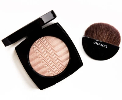 Chanel Plisse Lumiere Illuminating Powder Brand New - Image 1 of 4