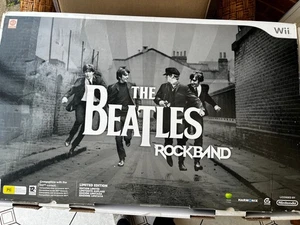 Nintendo Wii Limited Edition Beatles Rockband Box Set Drumkit, Gitarre & Disc  - Bild 1 von 17