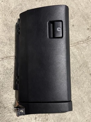 GUANTERA LEXUS RX 330 350 OEM COMPARTIMENTO DE ALMACENAMIENTO GUANTERA NEGRA ¡EXCELENTE! WOW Foto 1 de 4