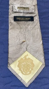 Donald J. Trump Signature Collection Luxury Tie Gold Paisley Silk Necktie 3.75” - Picture 1 of 5