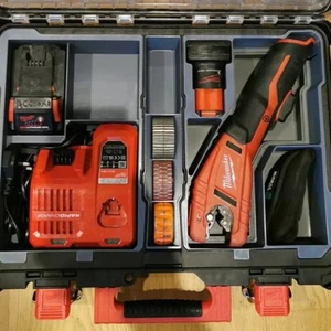 Inserts d'organisateur Milwaukee Packout pour coupe-tube et chargeur - Picture 1 of 3