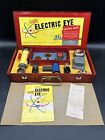 1949 A.C. Gilbert Electric Eye Set dans une boîte métal rouge RARE