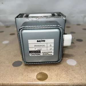 Sanyo EMC1901 Kommerzielle Mikrowelle 2M303K Magnetron 2,9KW - Bild 1 von 4