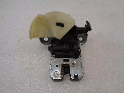 Оригинальный привод замка крышки багажника задней части седана Volkswagen Jetta 11–14 годов выпуска AK2411126 - Изображение 1 из 4