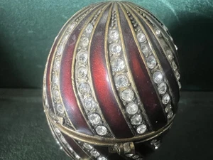 🔴 FABERGE uovo ceramica bronzo ROYAL FAMILY con pietre brillantini - Picture 1 of 12