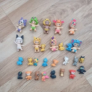 Bundle of Twozies Figures 9 Babies & 19 Pets by Moose - Picture 1 of 8