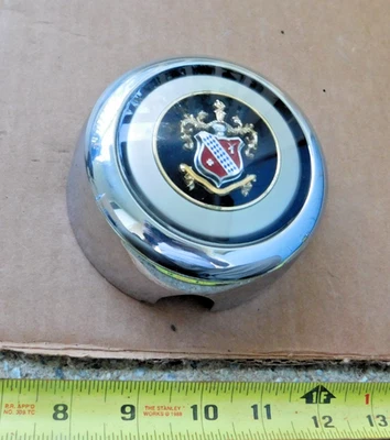 BOTÓN Y BASE EMBLEMA SOPLADO BOCINA VOLANTE PARA ALGUNOS COCHES BUICK 1951 1950-52 Foto 1 de 4
