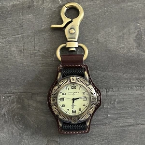Reloj Bolsillo Coleman Cuarzo Mosquetón Clip Tono Dorado Como Necesita Batería Sin Probar - Imagen 1 de 6