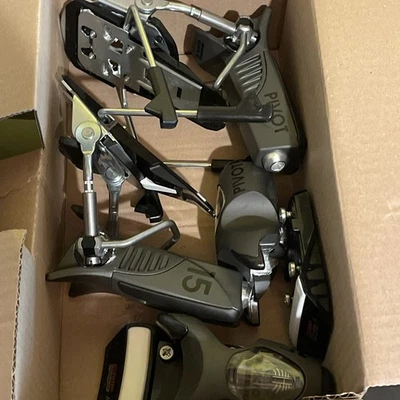 Look Pivot 2.0 15 GW Ski Bindings - 2026 - 105mm brake / Black Metal - Image 1 of 3