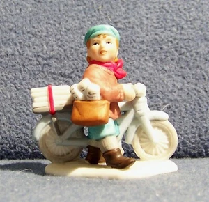 Lefton - Lenny Mullin Newspaper Boy - Colonial Village - 1994 - 01337 - Figurine - Picture 1 of 2