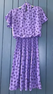 Vestido plisado acordeón estampado plumas púrpura vintage y Ascot pequeño secretaria geek - Imagen 1 de 6