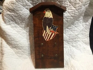 Vtg Patriotic Primitive Wood WALL HANGING KEY RACK Handmade Painted Eagle PATINA - Picture 1 of 9