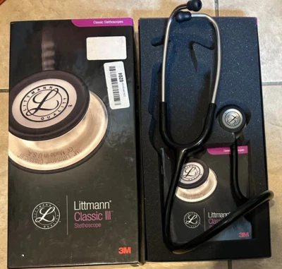 Estetoscopio de monitoreo 3M Littmann Classic III 5620 cromado y negro en caja Foto 1 de 4