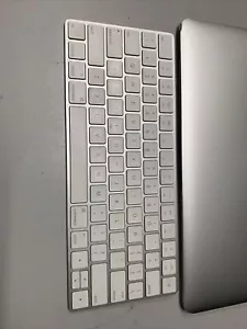 Apple Magic Keyboard 2 A1644 EMC 2815 - Rechargeable / Bluetooth-enabled - Picture 1 of 6