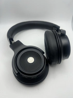 Motorola Escape 800 ANC Wireless Active Noise Cancelling Over the ear Headphones - Image 1 of 4
