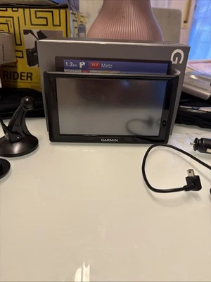 Garmin DriveSmart 76 MT-S - Navigationsgert mit groem 7 Zoll (17,8 cm) HD-Displa - Bild 1 von 3