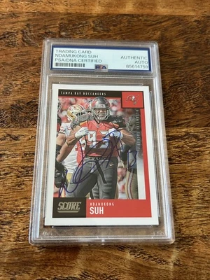 Tarjeta de puntuación firmada por IP de Ndamukong Suh PSA ADN certificado de autenticidad losa autografiada Bucaneers Foto 1 de 3