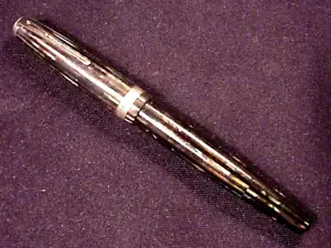 * PARKER AZUL DIAMANTE DUOFOLD SR, EN MUY BUEN ESTADO, GFT, PERLA VERDE/MARRÓN, c1944 - Imagen 1 de 10