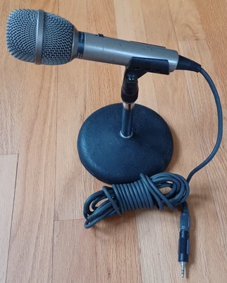 Micrófono de pie de escritorio dinámico cardioide realista vintage modelo 33-1071 Foto 1 de 4